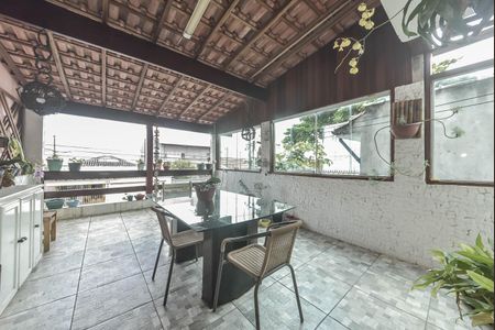 Casa à venda com 200m², 3 quartos e 2 vagas Casa à venda com 200m², 3 quartos e 2 vagasVaranda da Sala