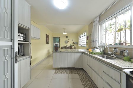 Casa à venda com 200m², 3 quartos e 2 vagas Casa à venda com 200m², 3 quartos e 2 vagasCozinha