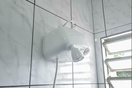 Casa à venda com 200m², 3 quartos e 2 vagas Casa à venda com 200m², 3 quartos e 2 vagasBanheiro Social