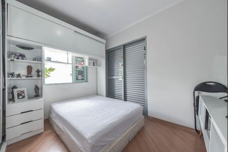 Casa à venda com 200m², 3 quartos e 2 vagas Casa à venda com 200m², 3 quartos e 2 vagasQuarto 2