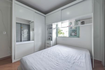 Casa à venda com 200m², 3 quartos e 2 vagas Casa à venda com 200m², 3 quartos e 2 vagasQuarto 2