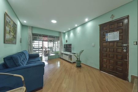 Casa à venda com 200m², 3 quartos e 2 vagas Casa à venda com 200m², 3 quartos e 2 vagasSala