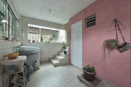 Casa à venda com 200m², 3 quartos e 2 vagas Casa à venda com 200m², 3 quartos e 2 vagasLavanderia