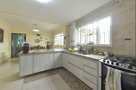 Casa à venda com 200m², 3 quartos e 2 vagas Casa à venda com 200m², 3 quartos e 2 vagasCozinha