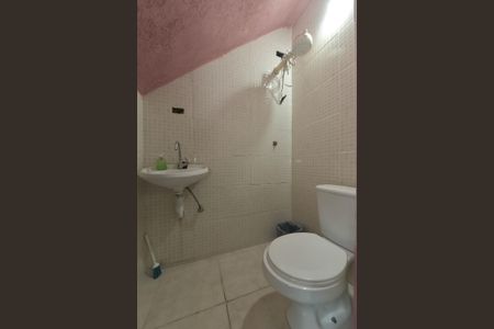 Casa à venda com 200m², 3 quartos e 2 vagas Casa à venda com 200m², 3 quartos e 2 vagasBanheiro de Serviço