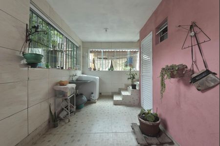 Casa à venda com 200m², 3 quartos e 2 vagas Casa à venda com 200m², 3 quartos e 2 vagasLavanderia