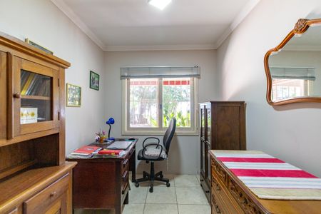 Casa à venda com 275m², 4 quartos e 8 vagas Casa à venda com 275m², 4 quartos e 8 vagasEscritório