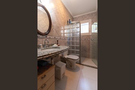 Casa à venda com 275m², 4 quartos e 8 vagas Casa à venda com 275m², 4 quartos e 8 vagasBanheiro Social