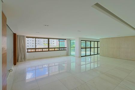 Apartamento à venda com 274m², 4 quartos e 5 vagasSala