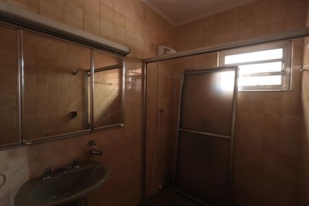 Casa à venda com 220m², 3 quartos e 4 vagasBanheiro