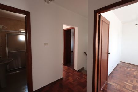 Casa à venda com 220m², 3 quartos e 4 vagasCorredor
