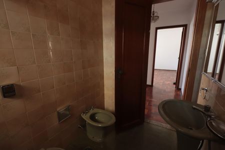 Casa à venda com 220m², 3 quartos e 4 vagasBanheiro