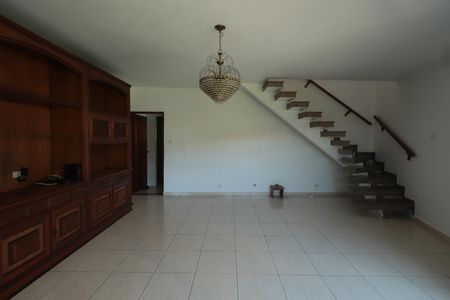 Casa à venda com 220m², 3 quartos e 4 vagasSala