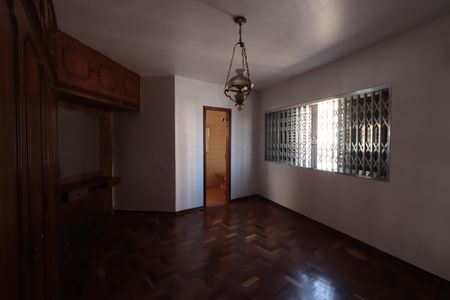 Casa à venda com 220m², 3 quartos e 4 vagasQuarto 1 - Suíte