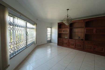 Casa à venda com 220m², 3 quartos e 4 vagasSala