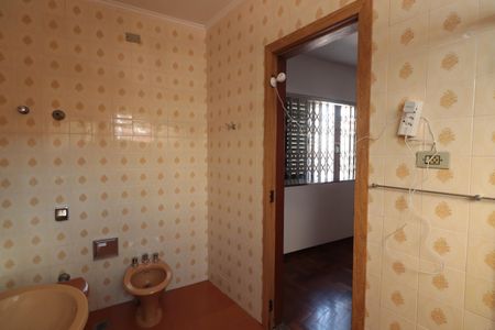 Casa à venda com 220m², 3 quartos e 4 vagasBanheiro da Suíte