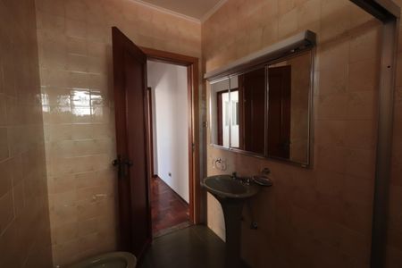 Casa à venda com 220m², 3 quartos e 4 vagasBanheiro
