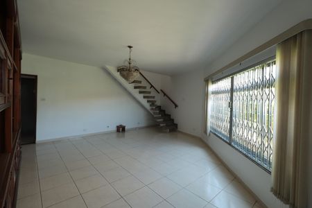 Casa à venda com 220m², 3 quartos e 4 vagasSala