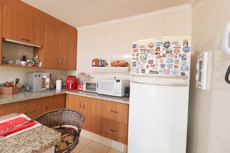 Casa à venda com 214m², 3 quartos e 3 vagasCozinha