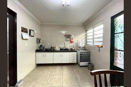 Casa para alugar com 137m², 4 quartos e 2 vagas Casa para alugar com 137m², 4 quartos e 2 vagasCozinha