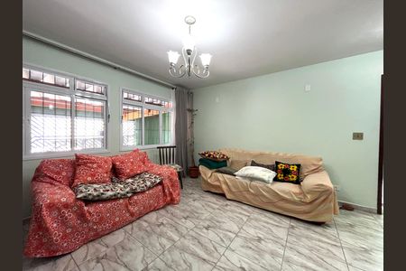Casa para alugar com 137m², 4 quartos e 2 vagas Casa para alugar com 137m², 4 quartos e 2 vagasSala