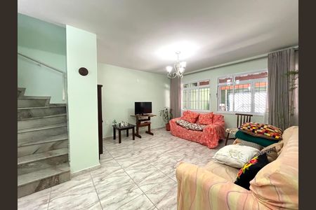 Casa para alugar com 137m², 4 quartos e 2 vagas Casa para alugar com 137m², 4 quartos e 2 vagasSala