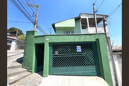 Casa para alugar com 137m², 4 quartos e 2 vagas Casa para alugar com 137m², 4 quartos e 2 vagasFachada