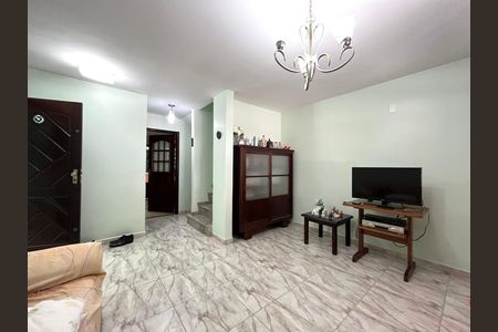 Casa para alugar com 137m², 4 quartos e 2 vagas Casa para alugar com 137m², 4 quartos e 2 vagasSala
