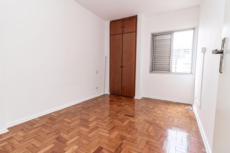 Apartamento para alugar com 120m², 3 quartos e 1 vaga Apartamento para alugar com 120m², 3 quartos e 1 vagaQuarto