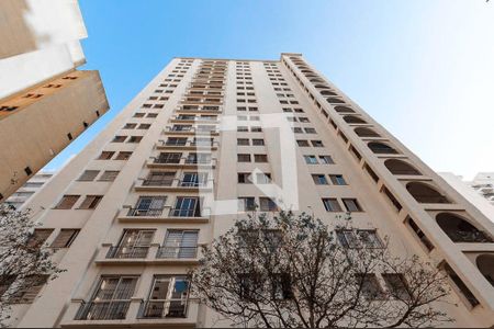 Apartamento para alugar com 120m², 3 quartos e 1 vaga Apartamento para alugar com 120m², 3 quartos e 1 vagaFachada