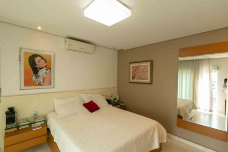 Casa à venda com 280m², 3 quartos e 2 vagas Casa à venda com 280m², 3 quartos e 2 vagasSuite