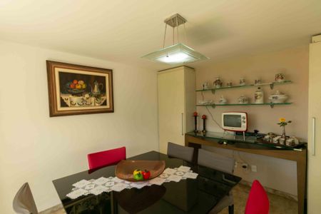 Casa à venda com 280m², 3 quartos e 2 vagas Casa à venda com 280m², 3 quartos e 2 vagasSala de Jantar