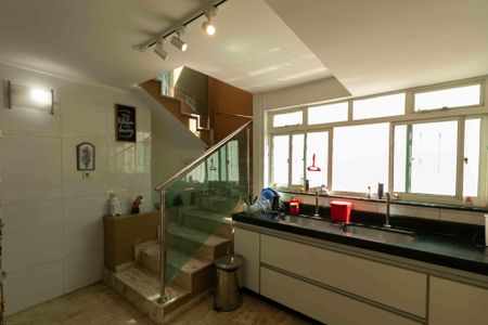 Casa à venda com 280m², 3 quartos e 2 vagas Casa à venda com 280m², 3 quartos e 2 vagasCozinha