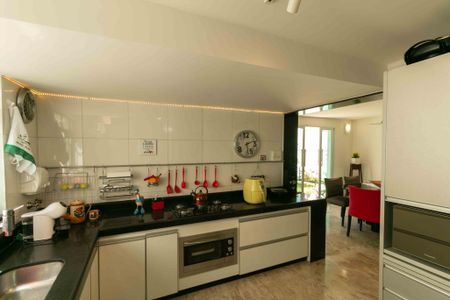 Casa à venda com 280m², 3 quartos e 2 vagas Casa à venda com 280m², 3 quartos e 2 vagasCozinha