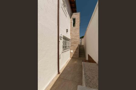 Casa à venda com 280m², 3 quartos e 2 vagas Casa à venda com 280m², 3 quartos e 2 vagasÁrea Externa