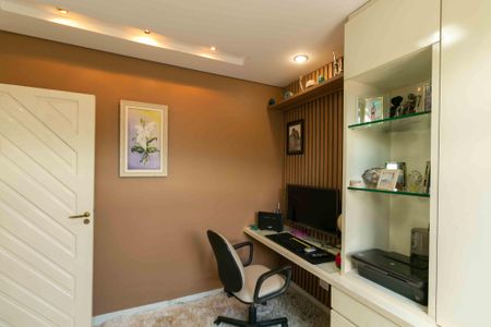 Casa à venda com 280m², 3 quartos e 2 vagas Casa à venda com 280m², 3 quartos e 2 vagasEscritório