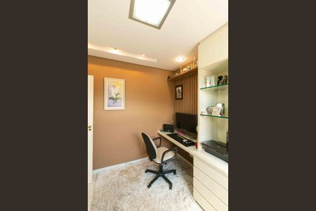 Casa à venda com 280m², 3 quartos e 2 vagas Casa à venda com 280m², 3 quartos e 2 vagasEscritório