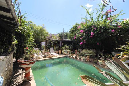 Casa de condomínio à venda com 307m², 3 quartos e 2 vagasPiscina