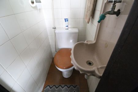 Casa de condomínio à venda com 307m², 3 quartos e 2 vagasLateral - Banheiro