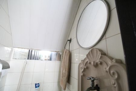 Casa de condomínio à venda com 307m², 3 quartos e 2 vagasLateral - Banheiro