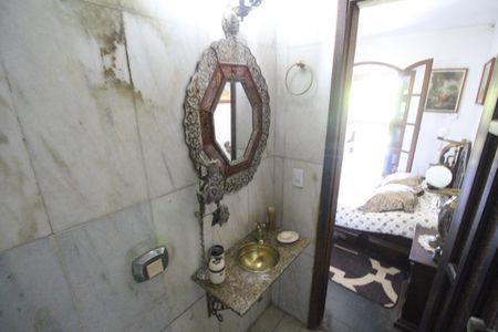 Casa de condomínio à venda com 307m², 3 quartos e 2 vagasBanheiro da suíte