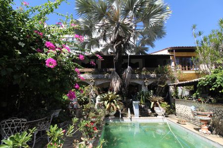 Casa de condomínio à venda com 307m², 3 quartos e 2 vagasFrente da casa