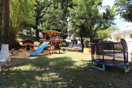 Casa de condomínio à venda com 307m², 3 quartos e 2 vagasÁrea comum - Playground