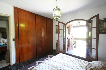 Casa de condomínio à venda com 307m², 3 quartos e 2 vagasSuíte