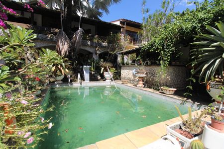 Casa de condomínio à venda com 307m², 3 quartos e 2 vagasPiscina