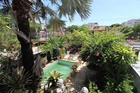 Casa de condomínio à venda com 307m², 3 quartos e 2 vagasSuíte - Varanda