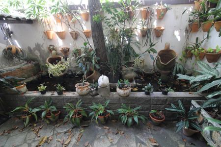 Casa de condomínio à venda com 307m², 3 quartos e 2 vagasFundos