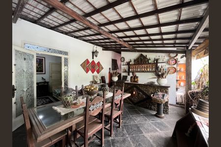 Casa de condomínio à venda com 307m², 3 quartos e 2 vagasChurrasqueira - Bar