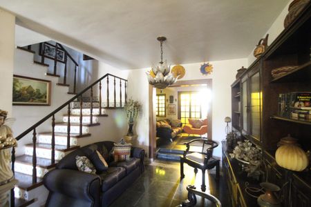 Casa de condomínio à venda com 307m², 3 quartos e 2 vagasSala