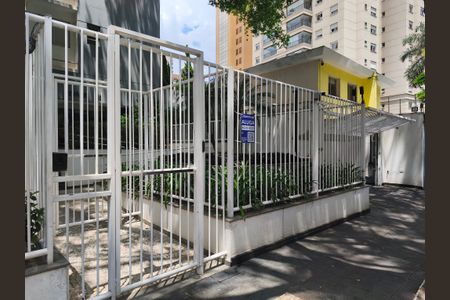 Apartamento para alugar com 48m², 2 quartos e 1 vagaFachada + Plaquinha